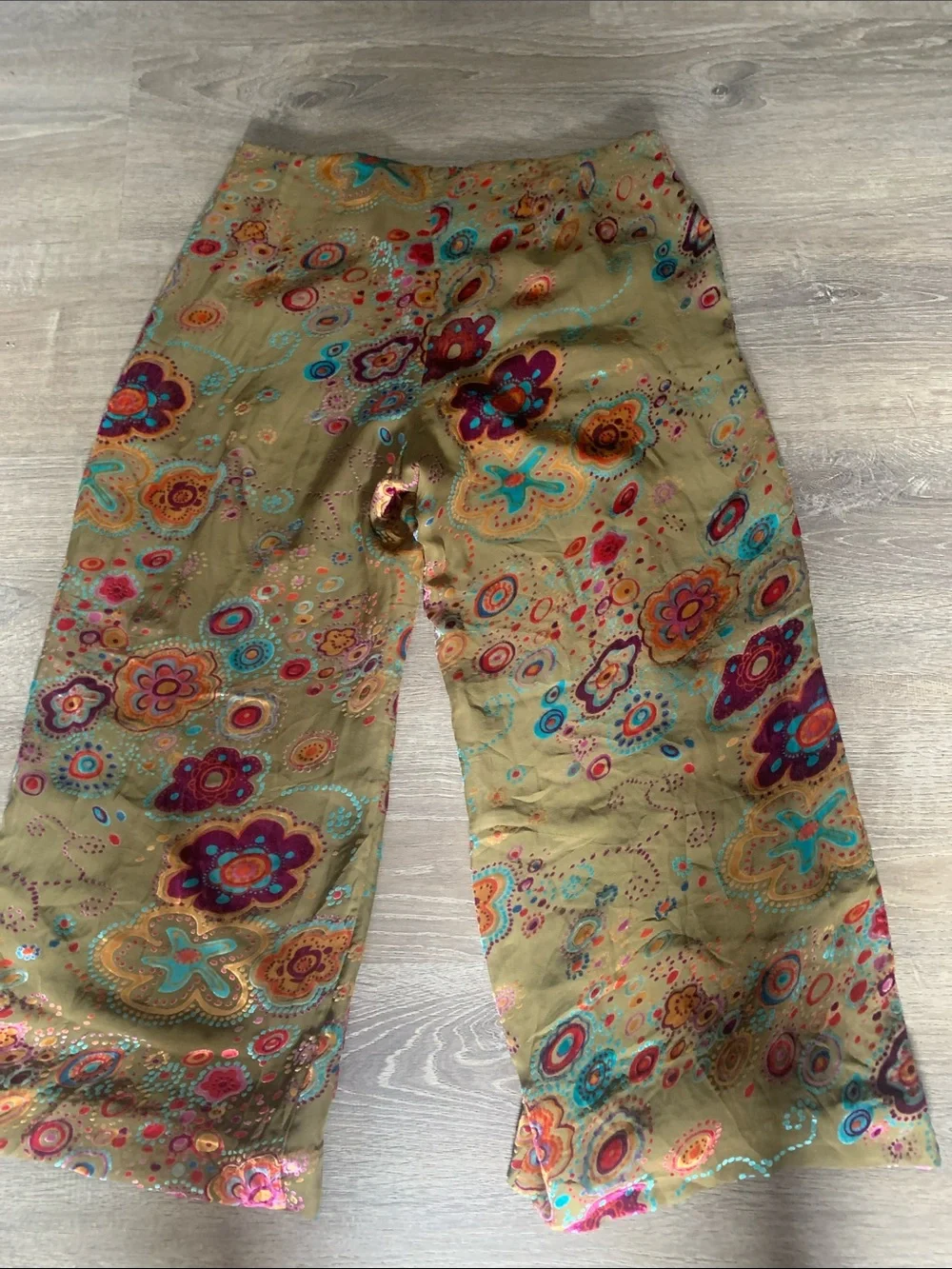 Wide Leg Floral Print Pants in Olive Green